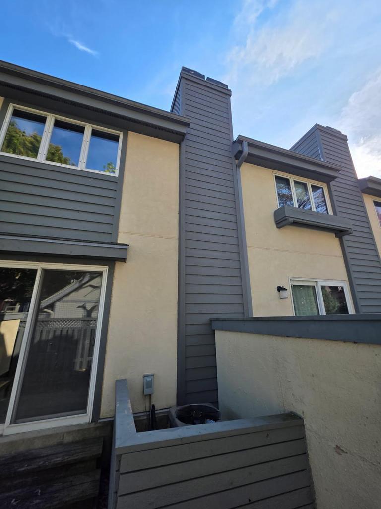 lake drive siding replacement after image